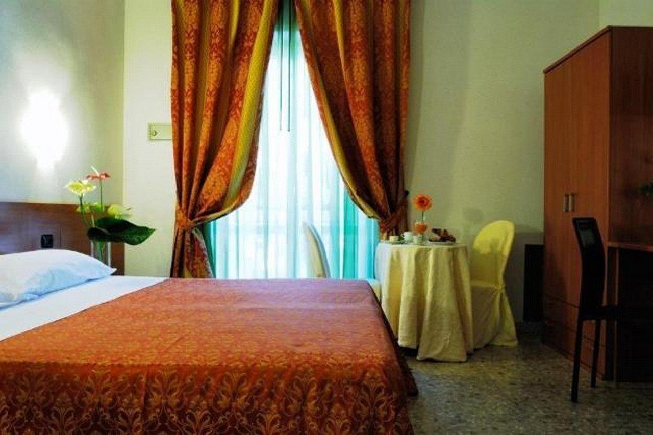 Hotel Villa Giusy Кастелланета-Марина Екстер'єр фото