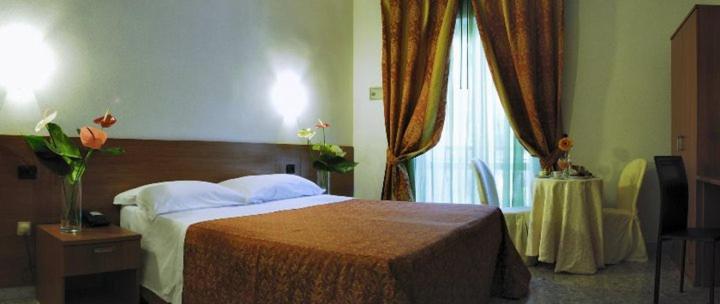 Hotel Villa Giusy Кастелланета-Марина Екстер'єр фото